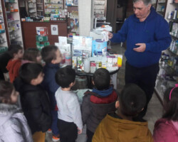 Επίσκεψη στο Φαρμακείο της γειτονιάς μας4